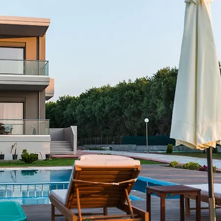 Niovi Seaside Apartment *