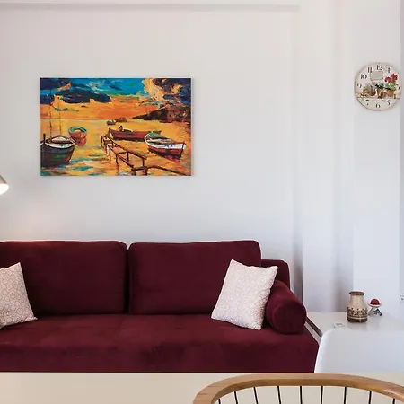 Niovi Seaside Apartment
